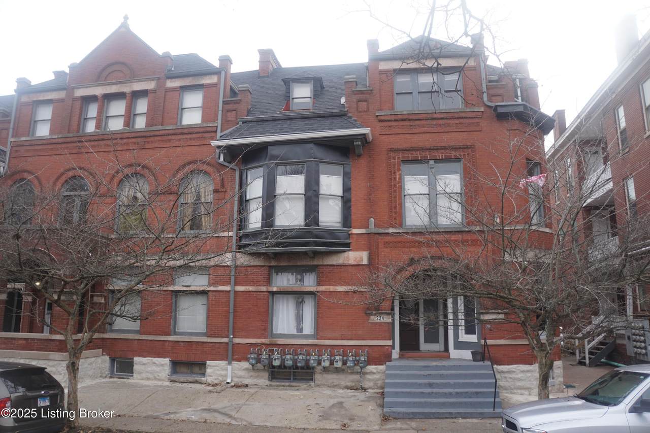 226 Burnett Ave - Photo 1