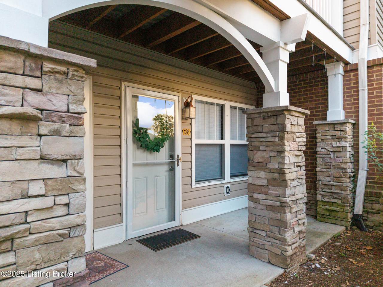 3802 Falcon Crest Dr - Photo 1