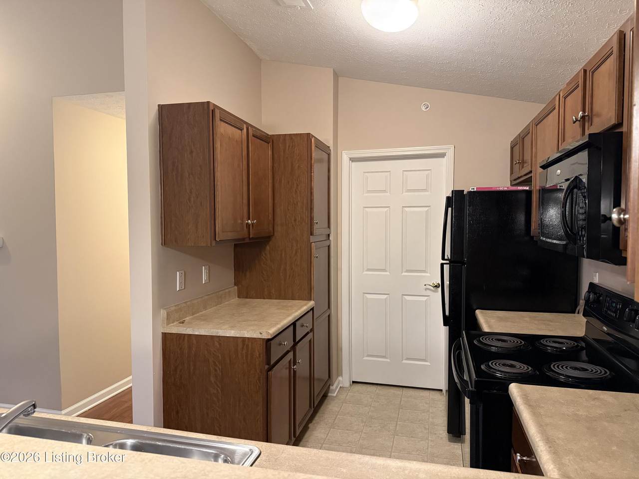 https://bt-photos.global.ssl.fastly.net/louisville/1280_boomver_1_1707057-2.jpg