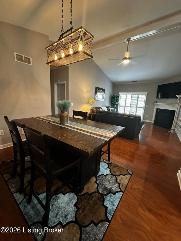 https://bt-photos.global.ssl.fastly.net/louisville/1280_boomver_1_1707364-2.jpg
