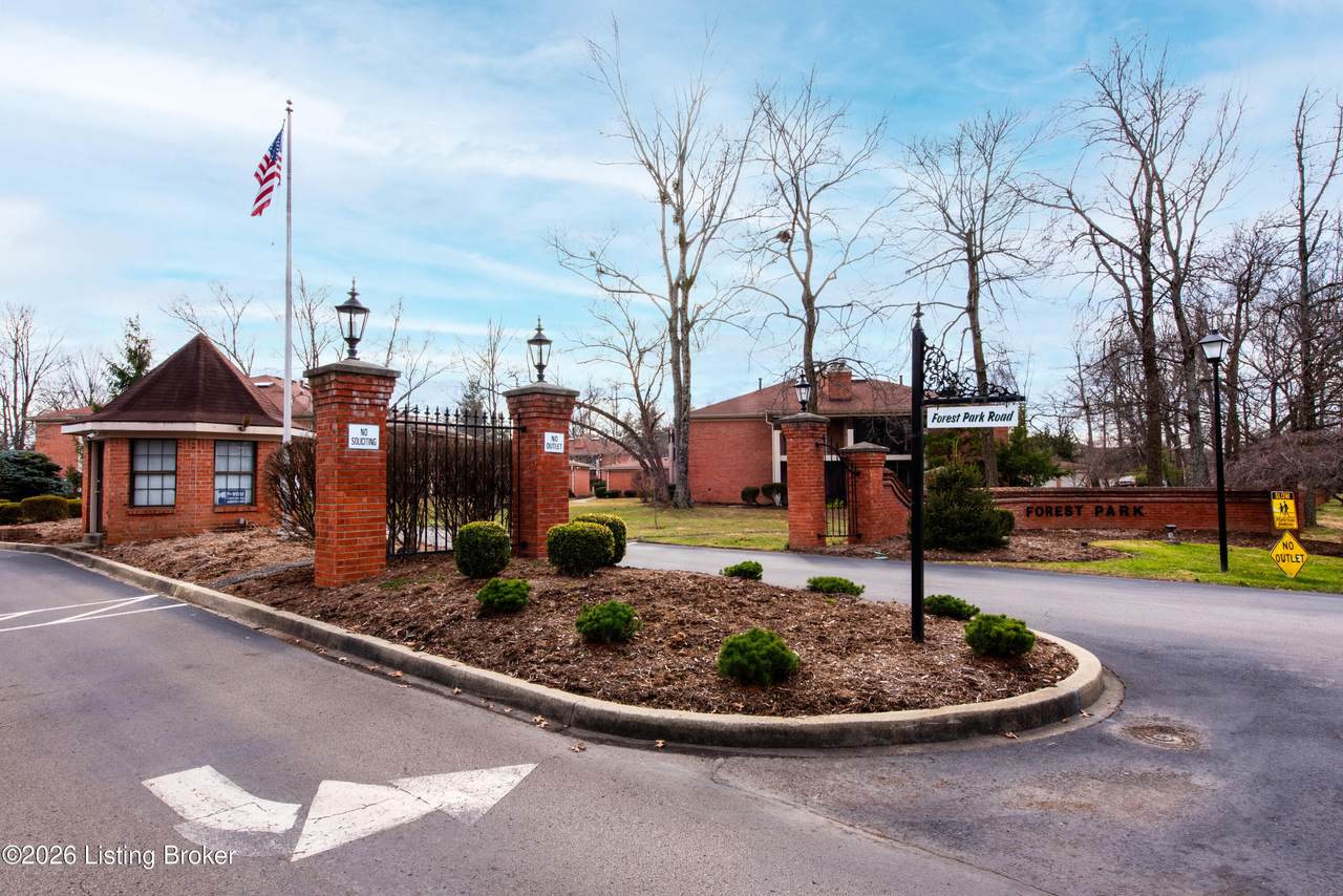1104 Forest Park Rd - Photo 1