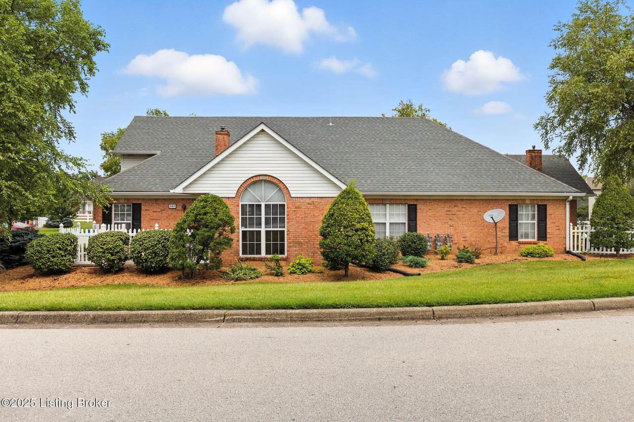 105 Azalea Ct - Photo 1