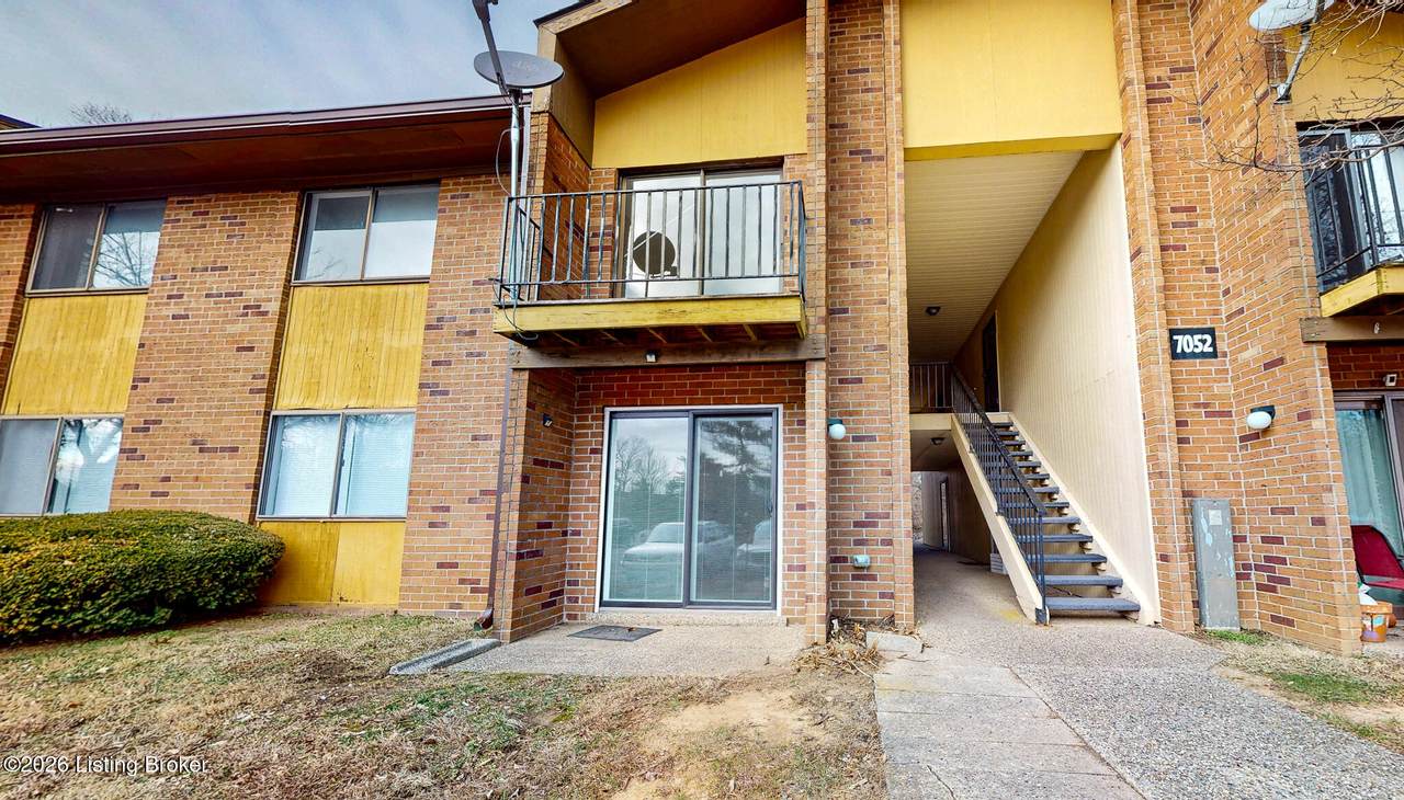 7052 Wildwood Cir - Photo 1