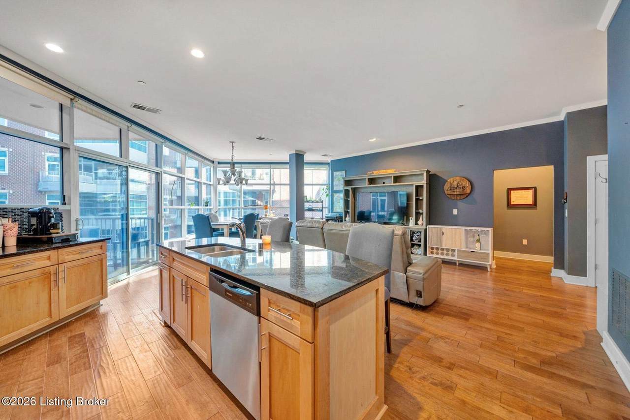 324 Main St - Photo 1