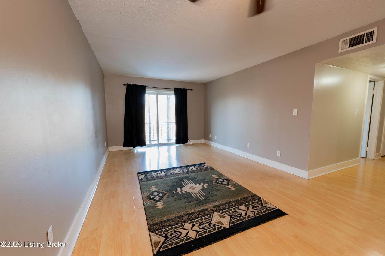 726 Zorn Ave - Photo 1