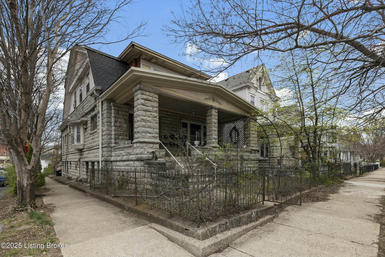 1401 Breckinridge St - Photo 1