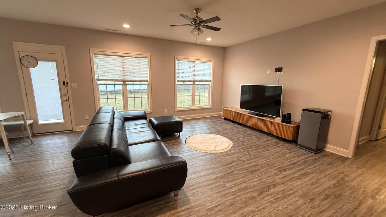 https://bt-photos.global.ssl.fastly.net/louisville/1280_boomver_1_1709883-2.jpg