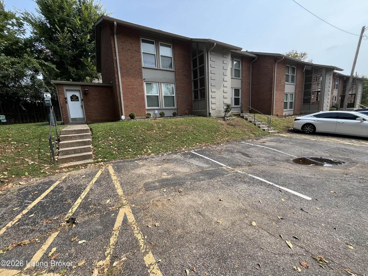 2505 Lindsay Ave - Photo 1