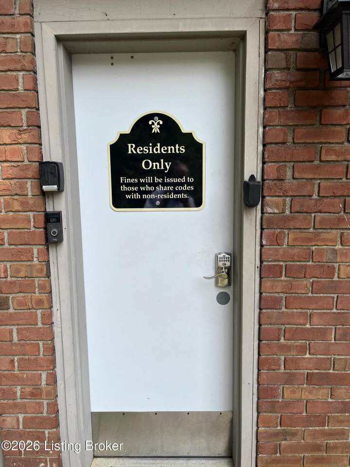 https://bt-photos.global.ssl.fastly.net/louisville/1280_boomver_1_1711037-2.jpg