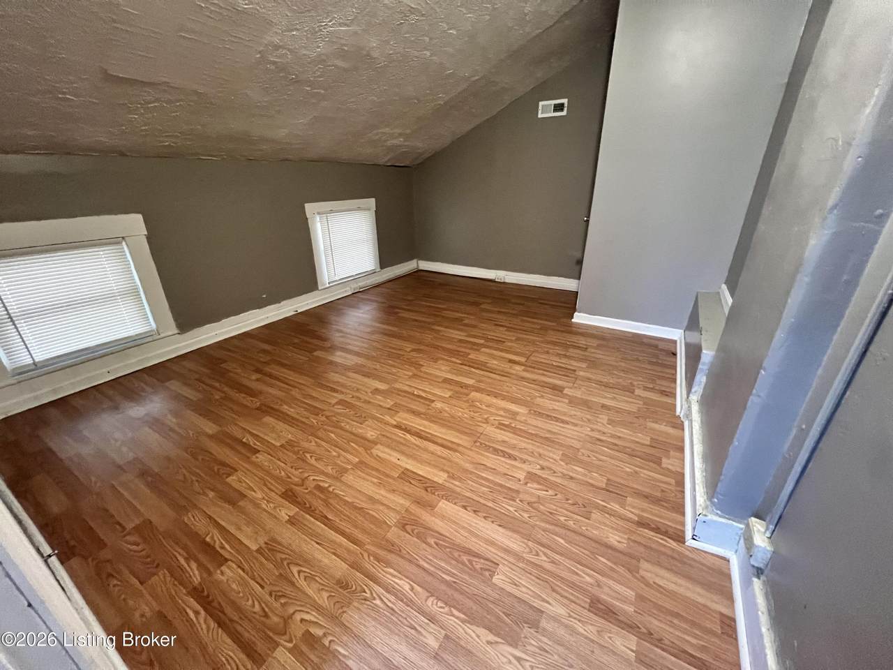https://bt-photos.global.ssl.fastly.net/louisville/1280_boomver_1_1711390-2.jpg