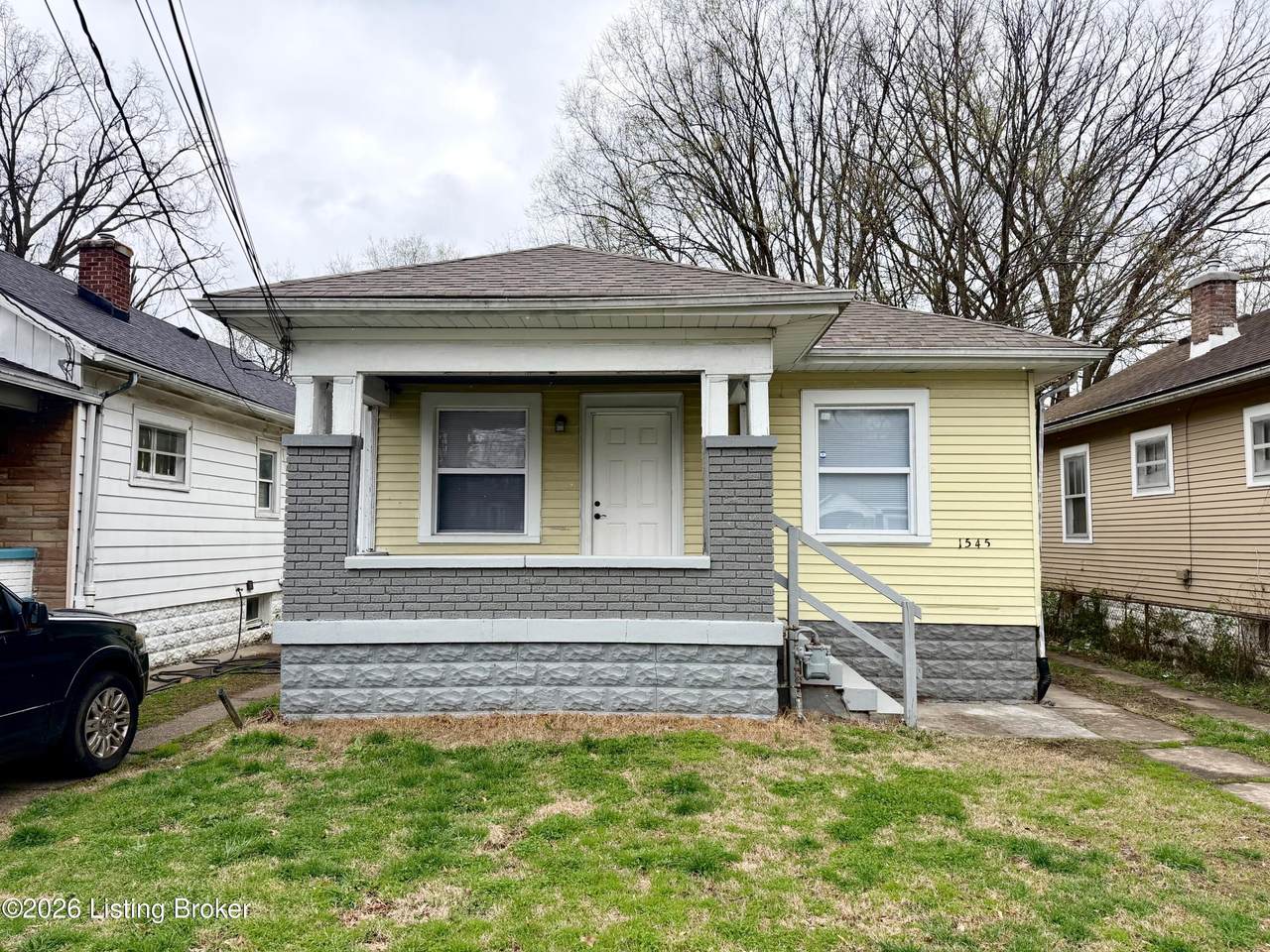 1545 Catalpa St - Photo 1