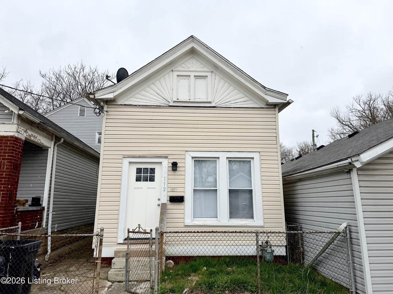 112 18th St - Photo 1