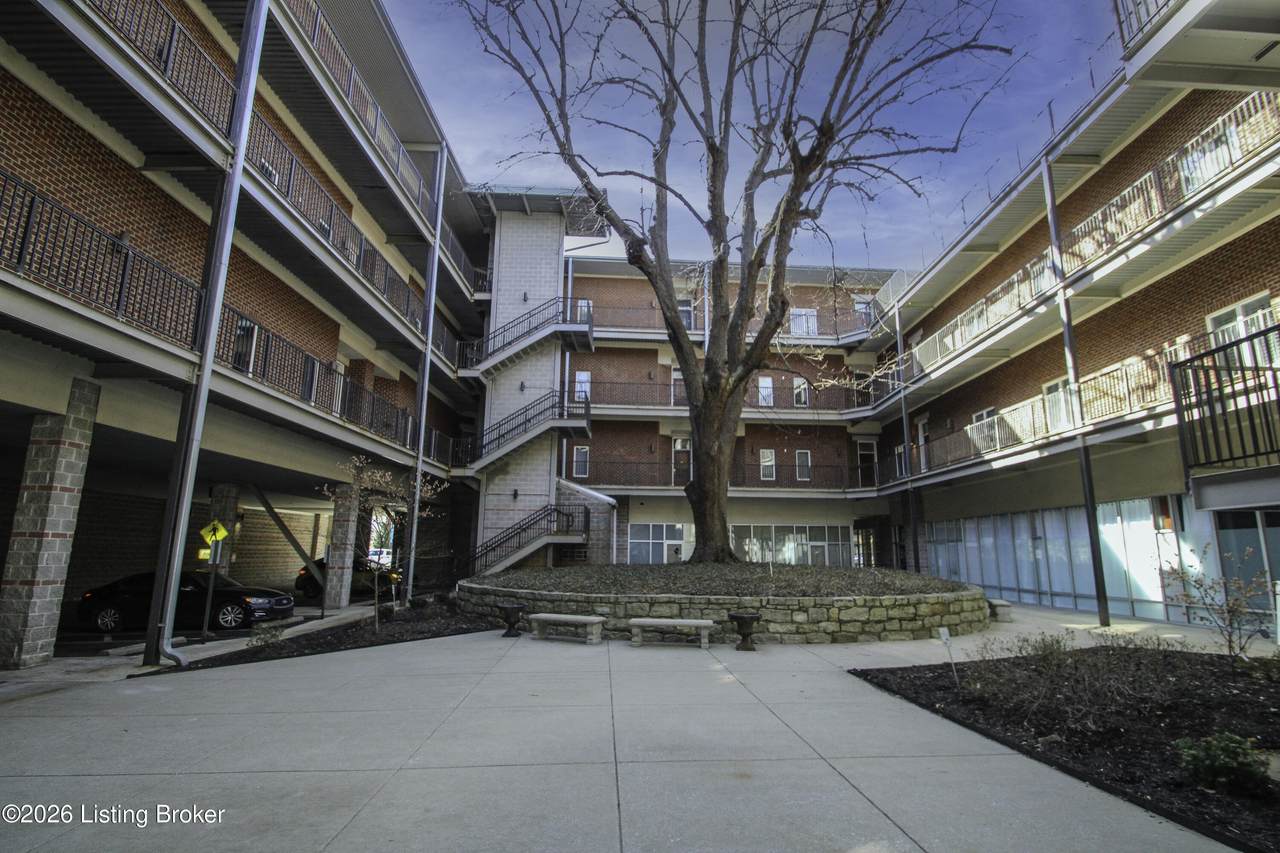 2011 Frankfort Ave - Photo 1