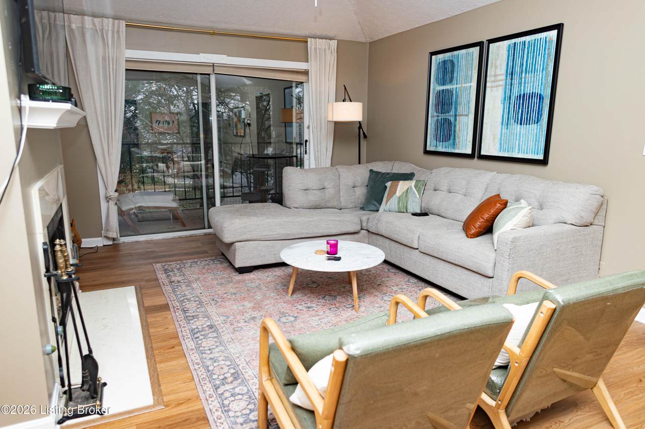 405 Forest Park Rd - Photo 1