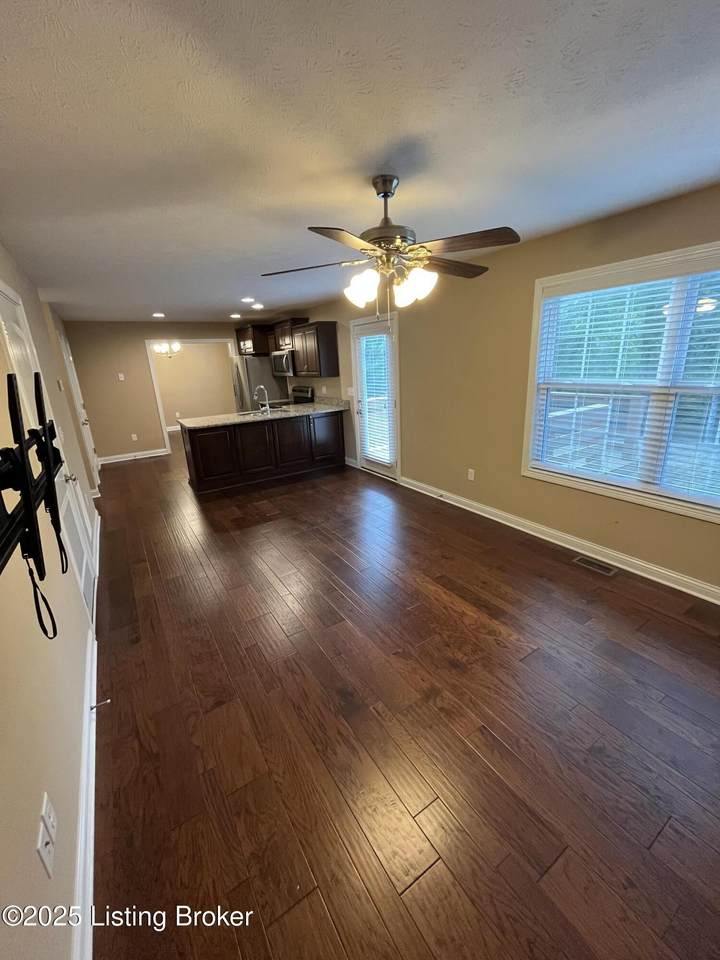 https://bt-photos.global.ssl.fastly.net/louisville/1280_boomver_1_1712369-2.jpg