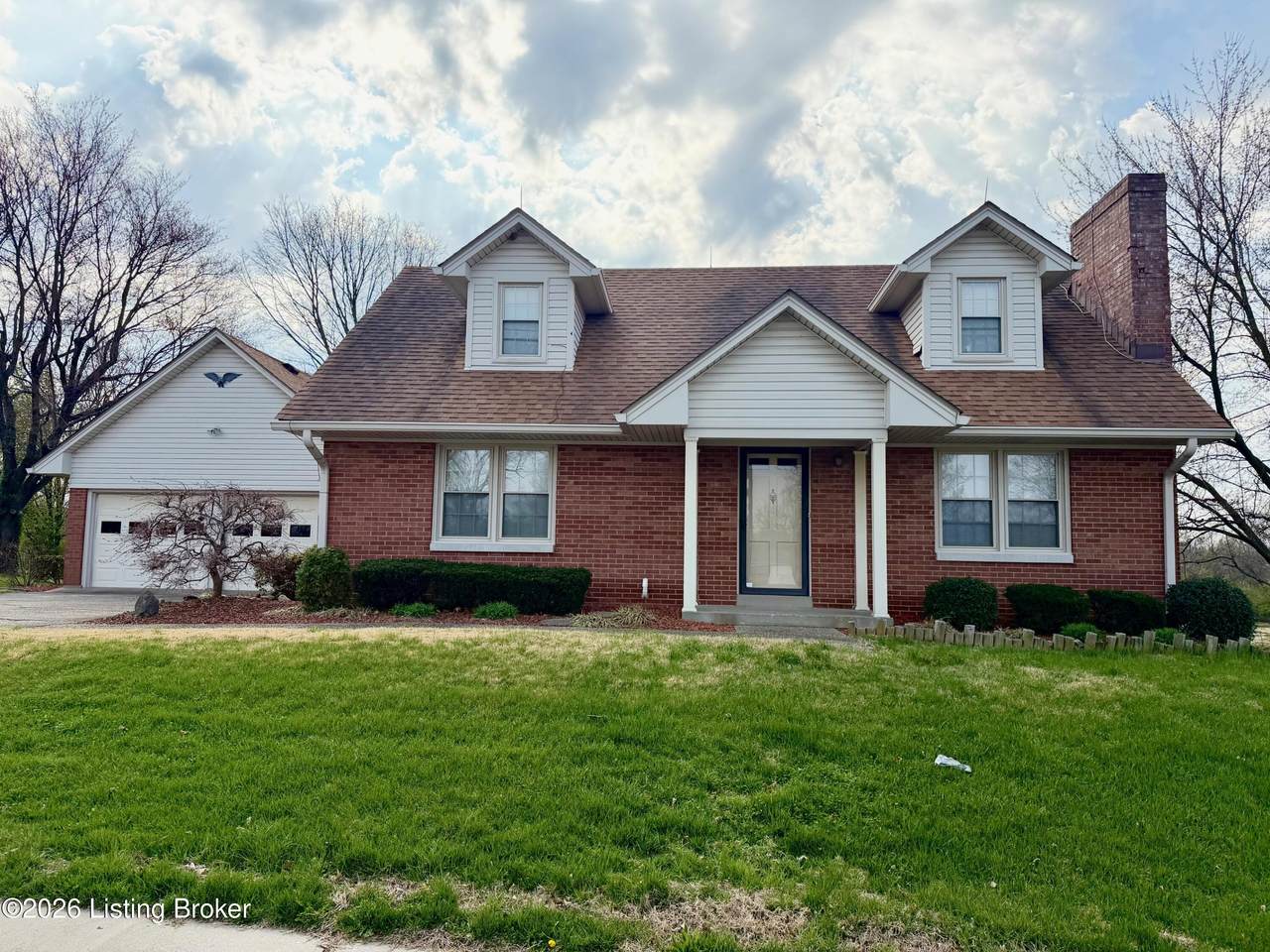 2610 Veterans Pkwy - Photo 1