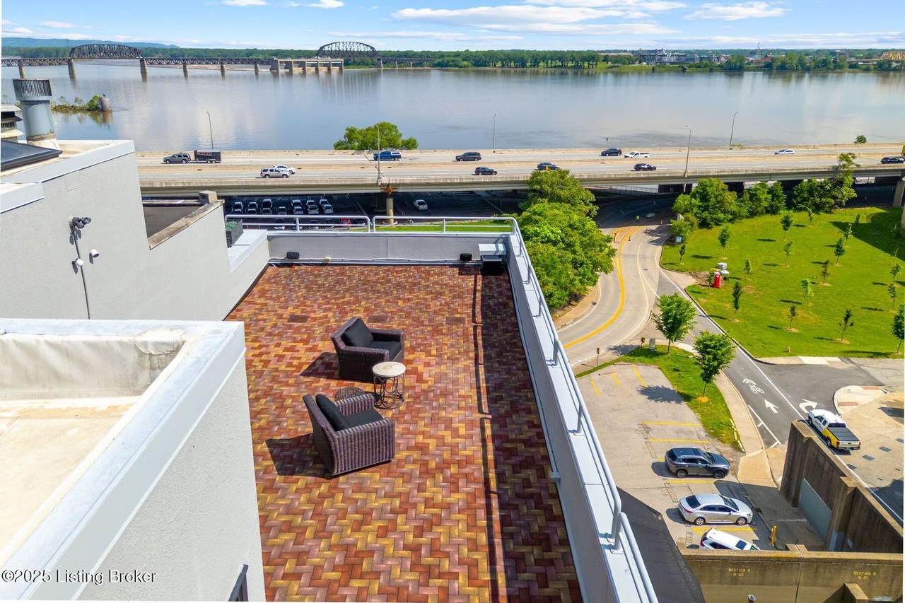 https://bt-photos.global.ssl.fastly.net/louisville/1280_boomver_1_1712713-2.jpg