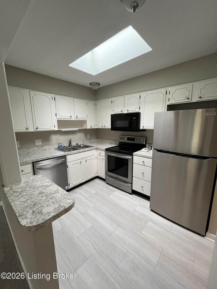 1935 Gardiner Ln - Photo 1