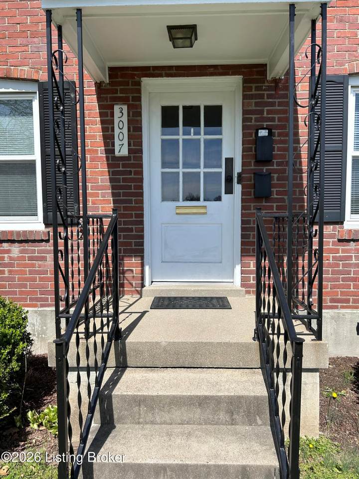 3007 Bowman Ave - Photo 1