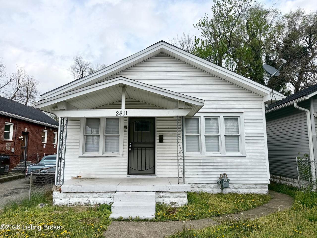 2411 Elliott Ave - Photo 1