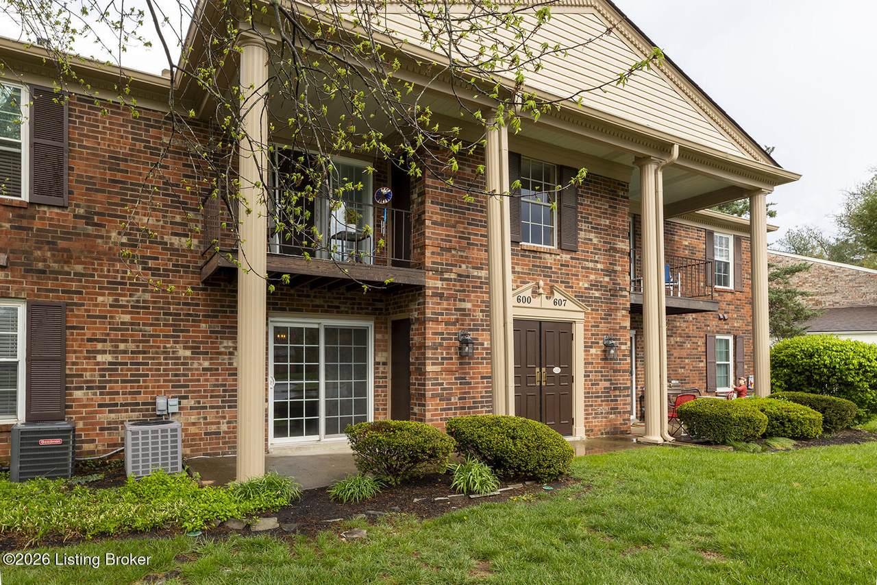 602 Logsdon Ct - Photo 1