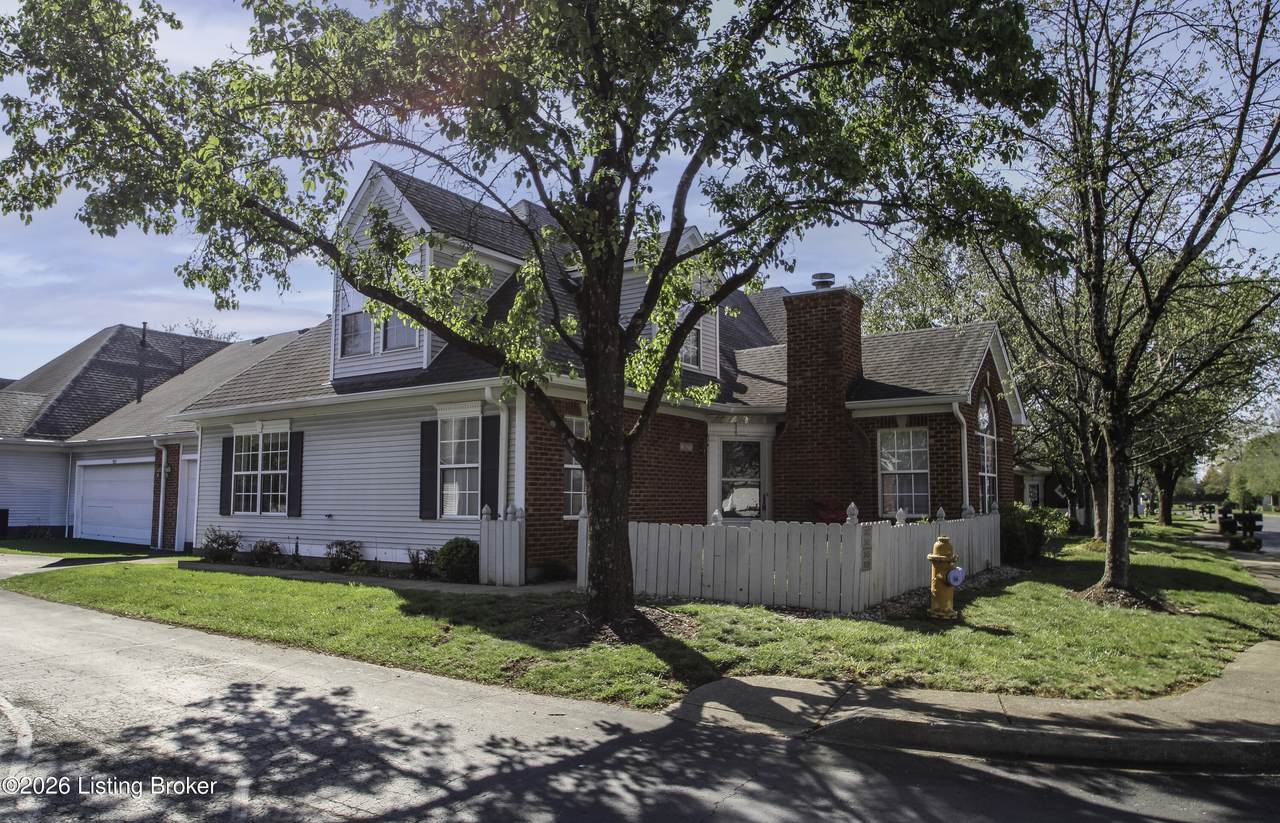 3827 Greenhurst Dr - Photo 1