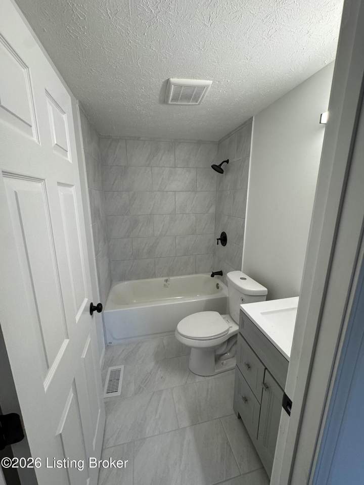 https://bt-photos.global.ssl.fastly.net/louisville/1280_boomver_1_1714169-2.jpg