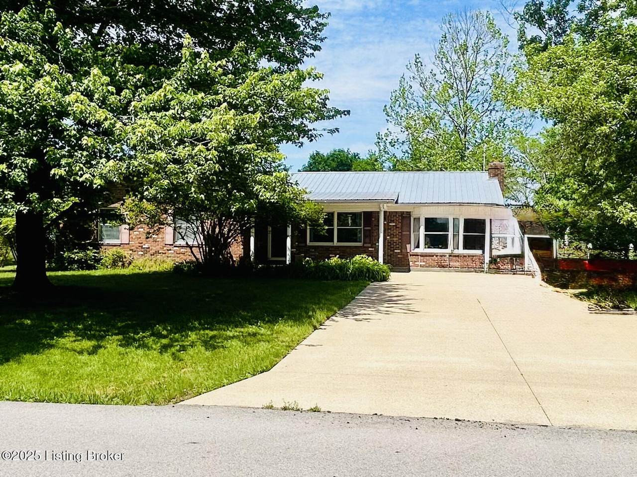 307 Howevalley Rd - Photo 1