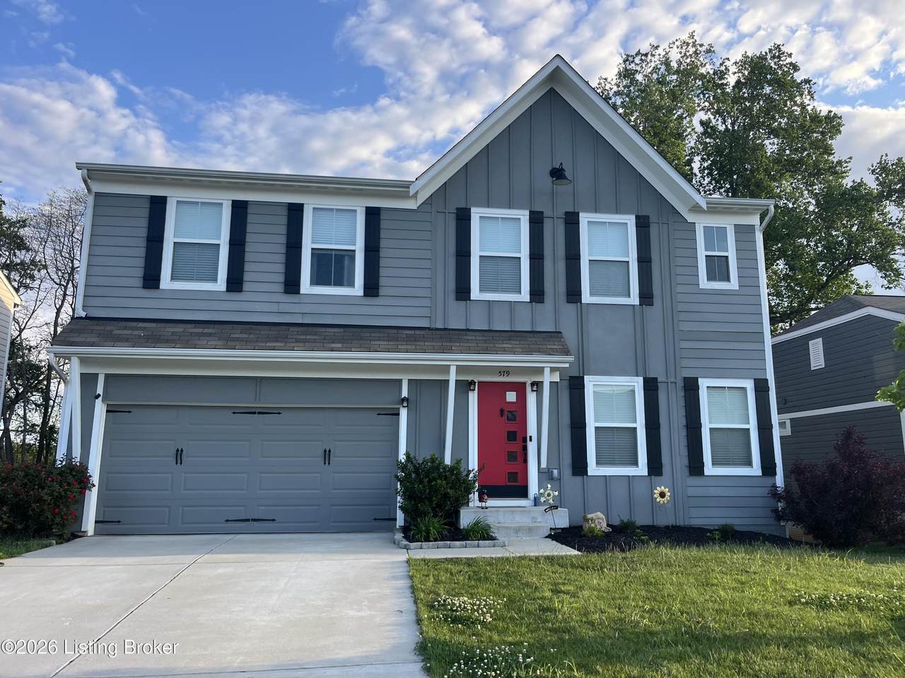 579 Williamsburg Dr - Photo 1