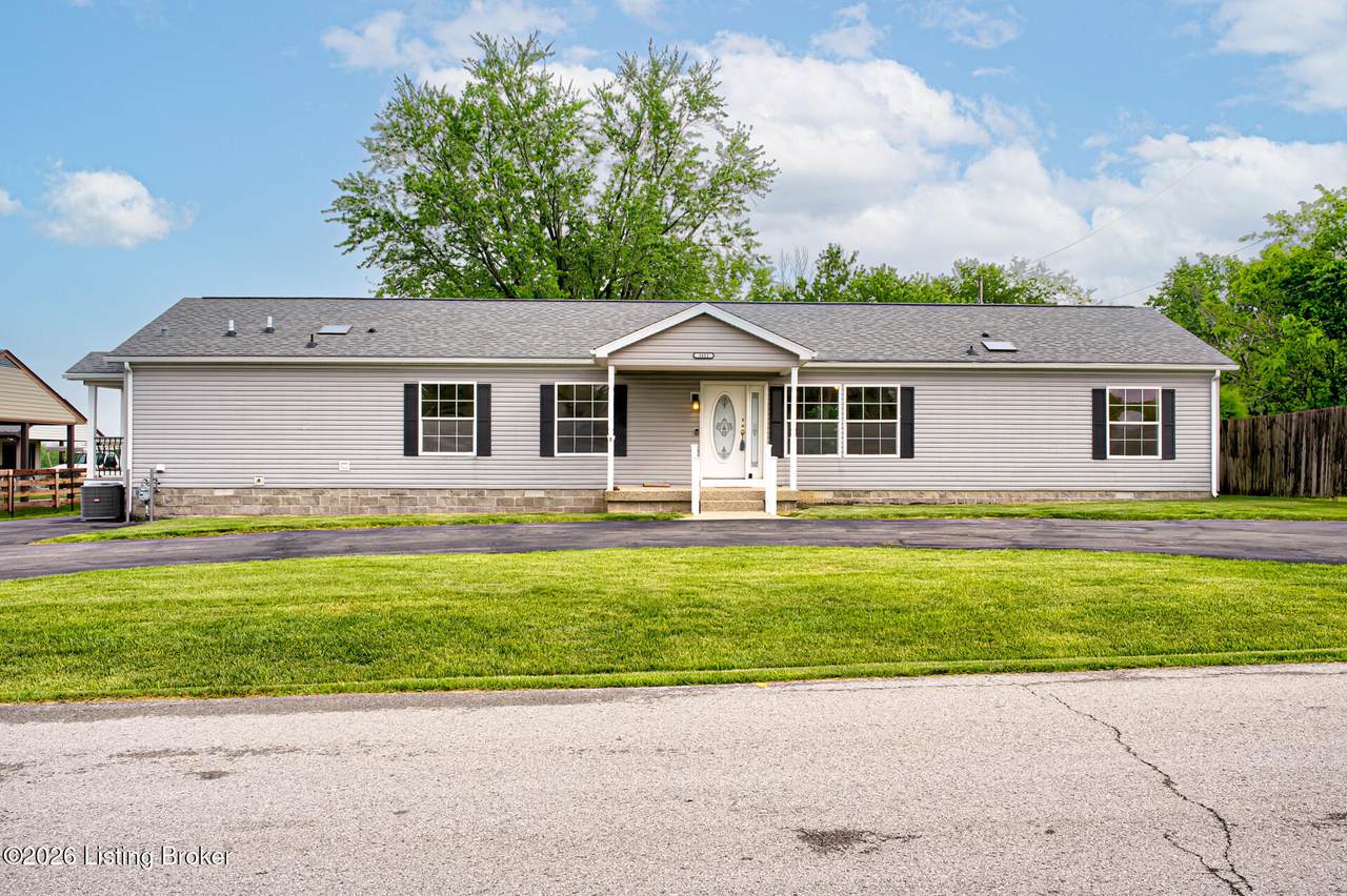 3411 Cedar Point Ln - Photo 1