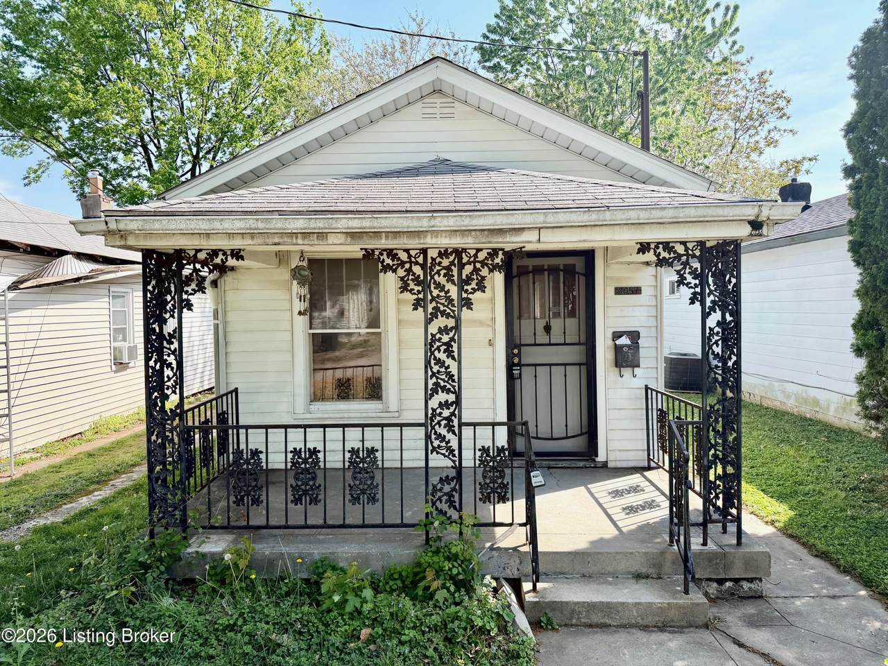 2057 May Ave - Photo 1