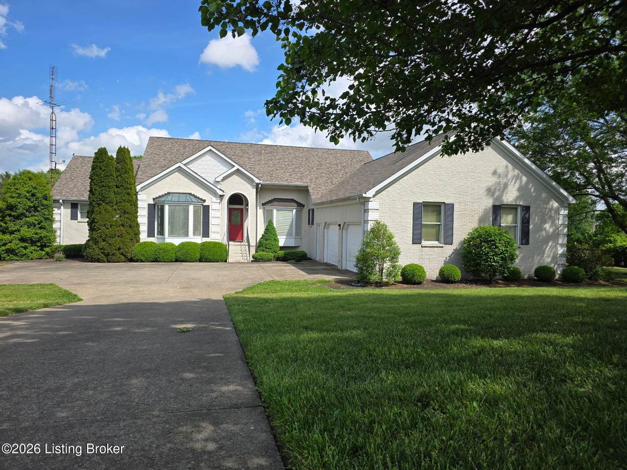102 Lakeview Dr - Photo 1