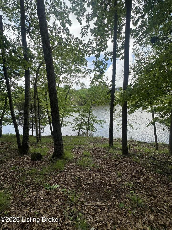 1 Lakeshore Pkwy - Photo 1