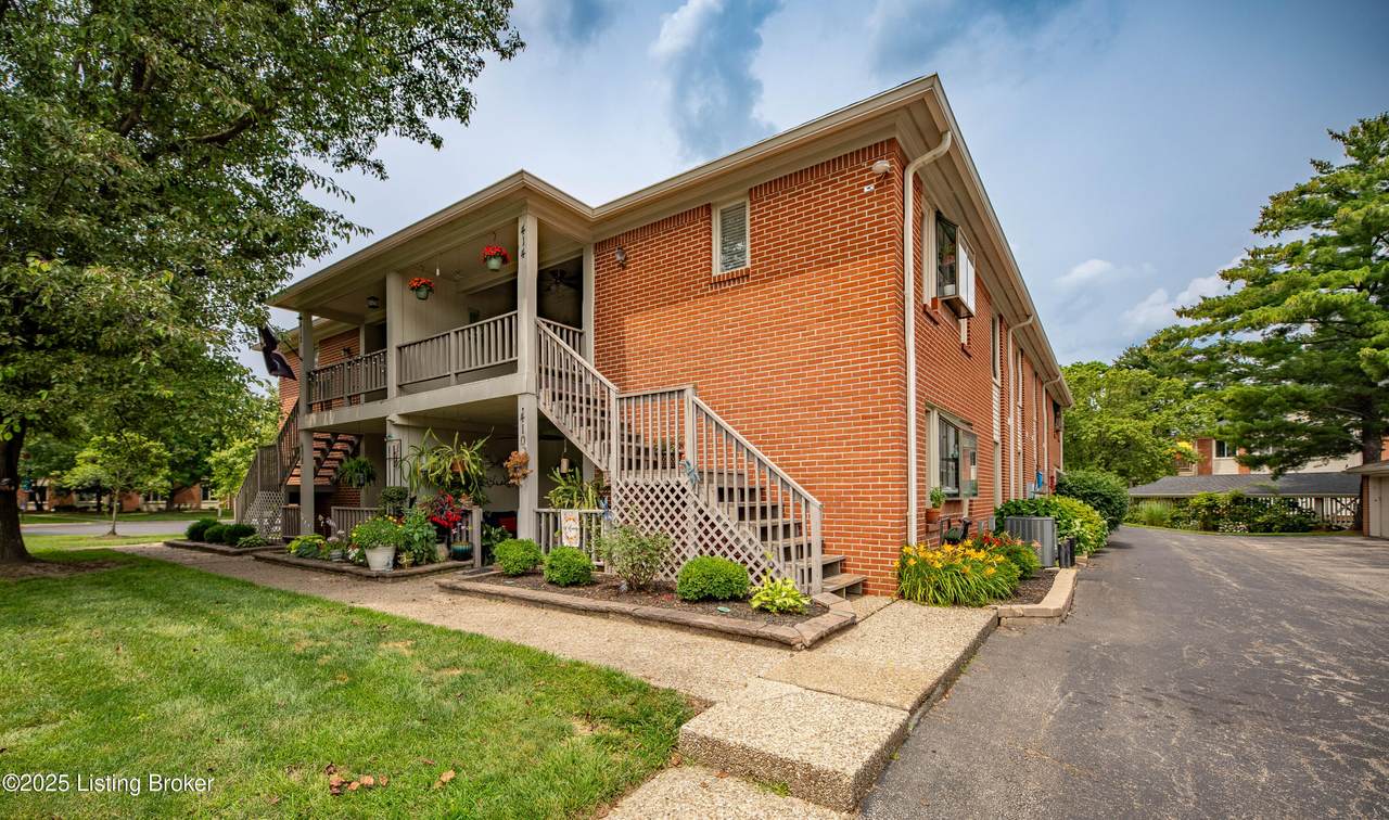 414 Rosewood Ct - Photo 1