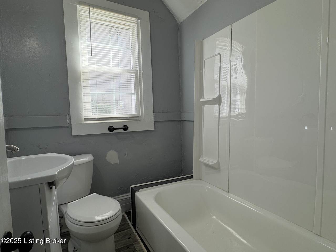 https://bt-photos.global.ssl.fastly.net/louisville/1280_boomver_1_1716415-2.jpg