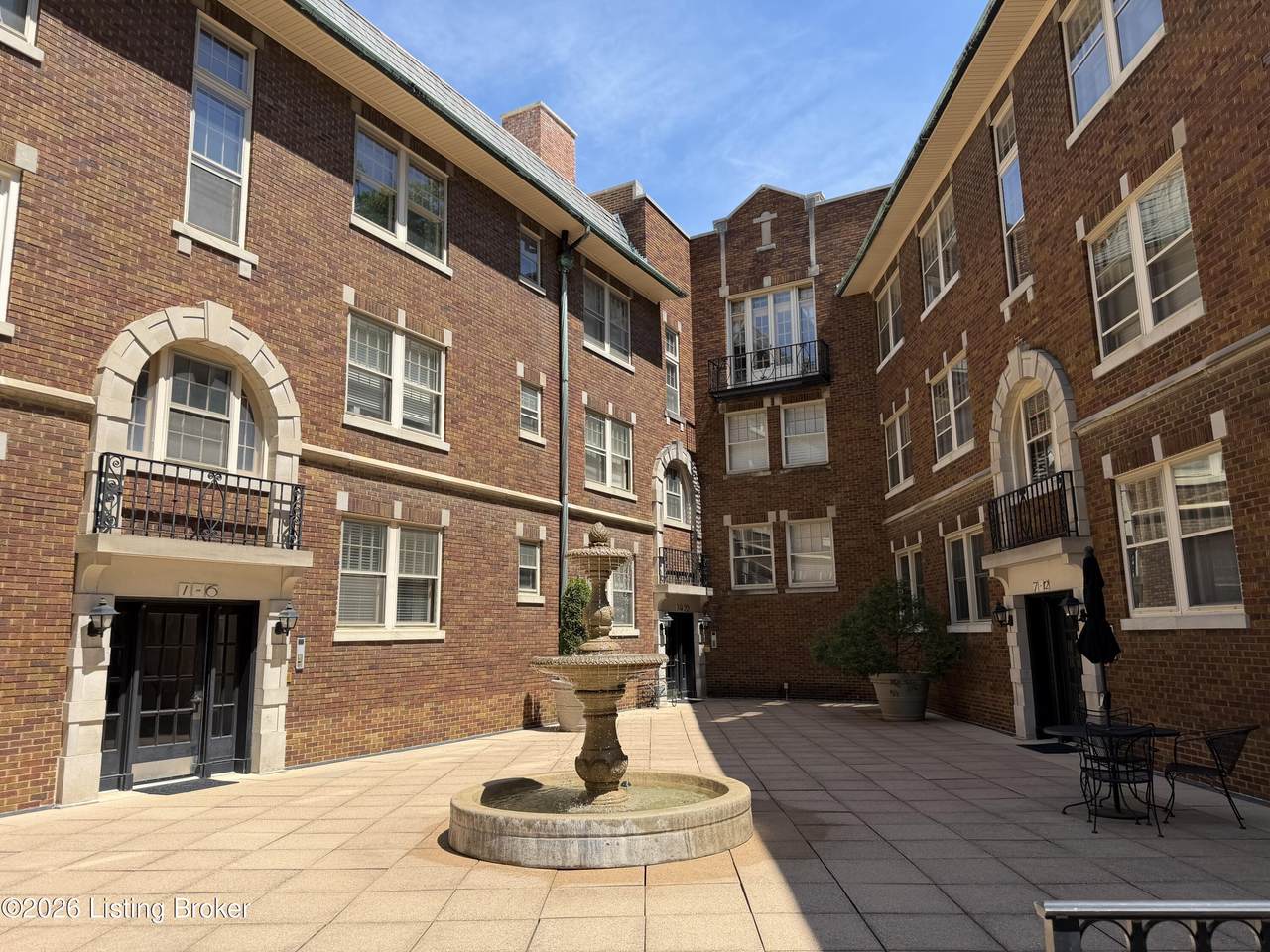 1601 Spring Dr - Photo 1