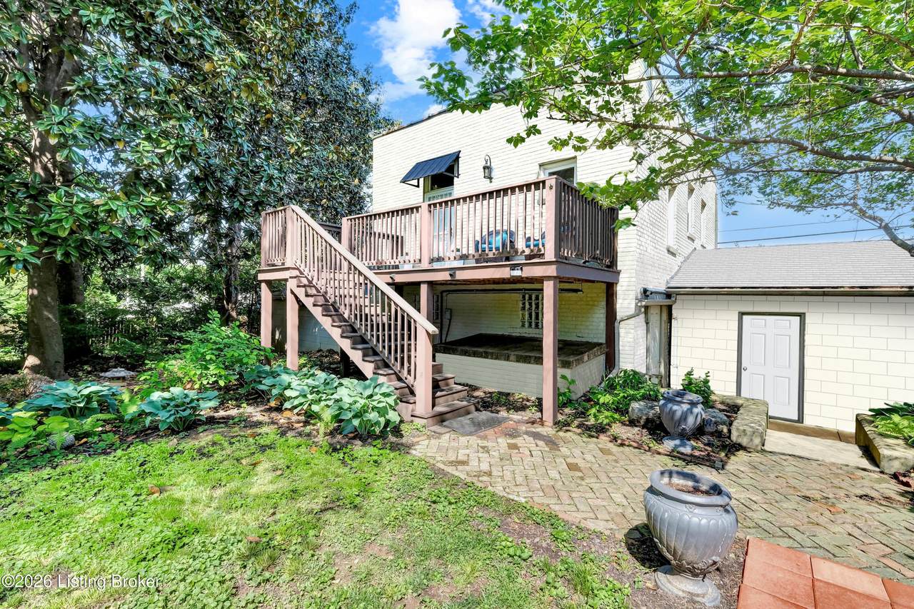 1505 Rosewood Ave - Photo 1