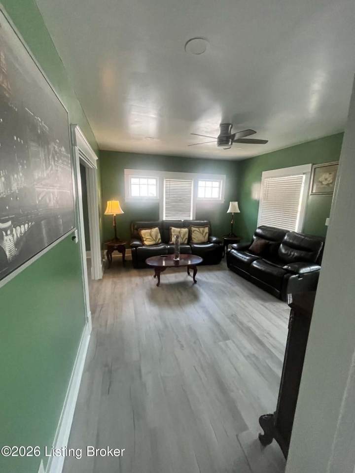 https://bt-photos.global.ssl.fastly.net/louisville/1280_boomver_1_1716671-2.jpg