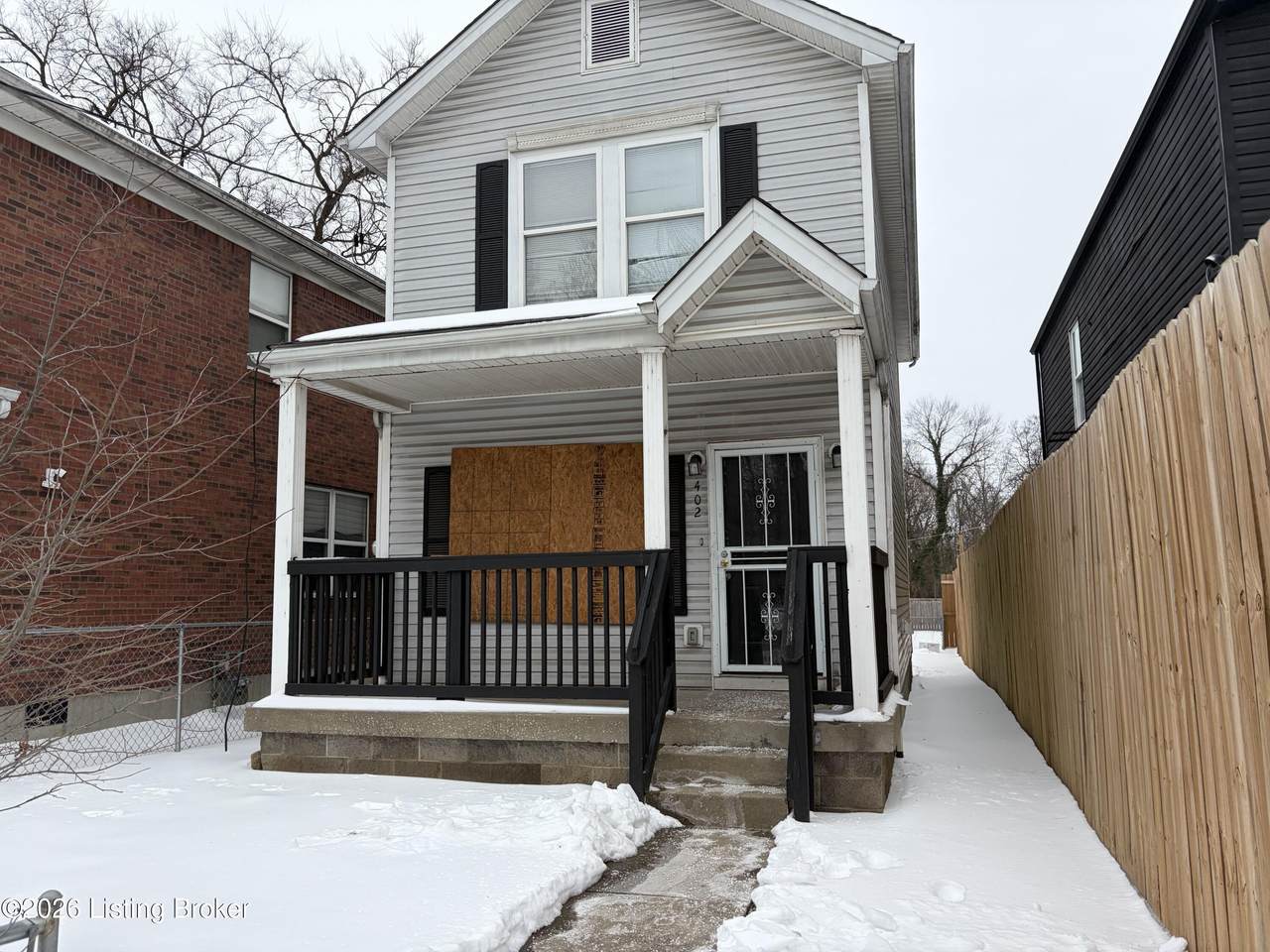402 26th St - Photo 1
