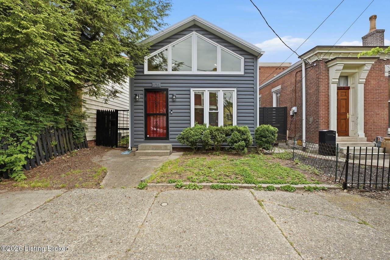 1123 Rogers St - Photo 1