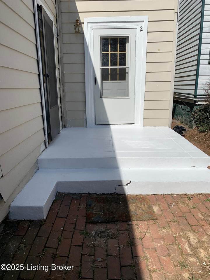 1321 Rufer Ave - Photo 1