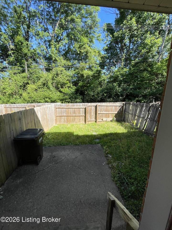 https://bt-photos.global.ssl.fastly.net/louisville/1280_boomver_1_1717484-2.jpg