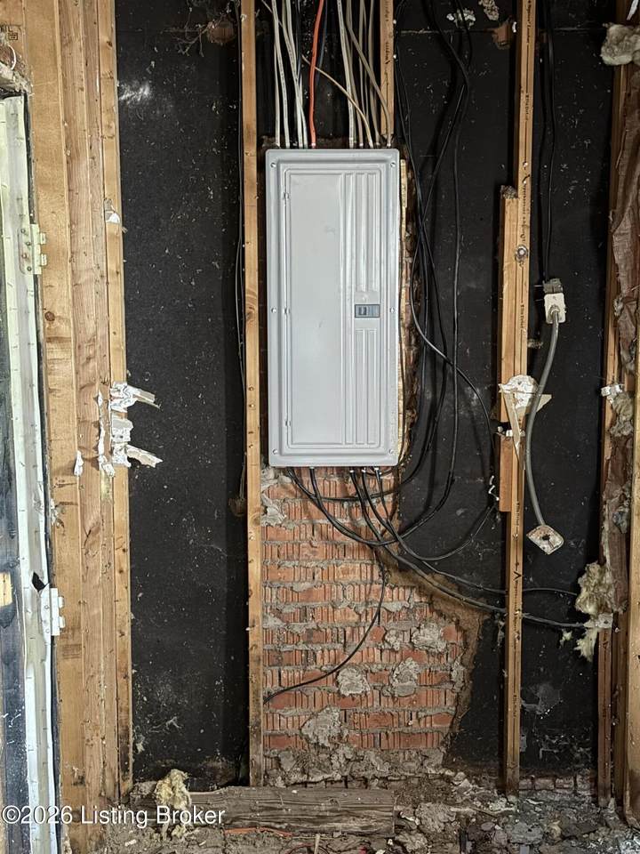 https://bt-photos.global.ssl.fastly.net/louisville/1280_boomver_2_1717782-2.jpg
