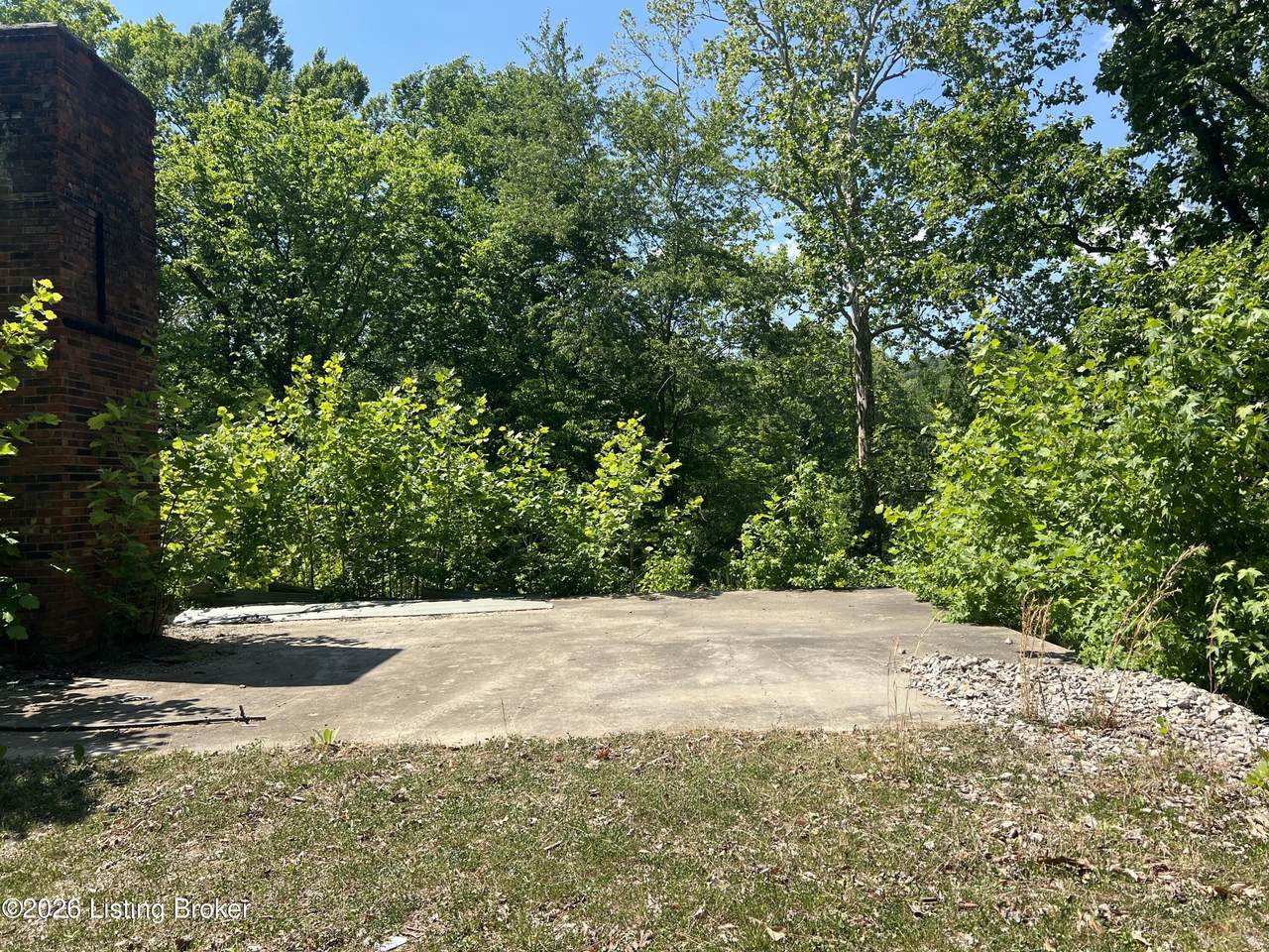 https://bt-photos.global.ssl.fastly.net/louisville/1280_boomver_1_1717890-2.jpg