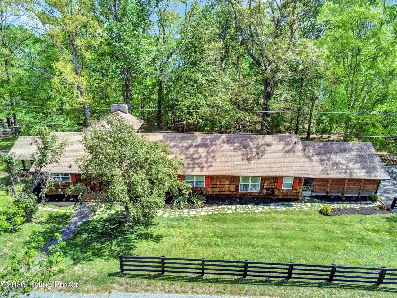 131 Lakeside Dr - Photo 1