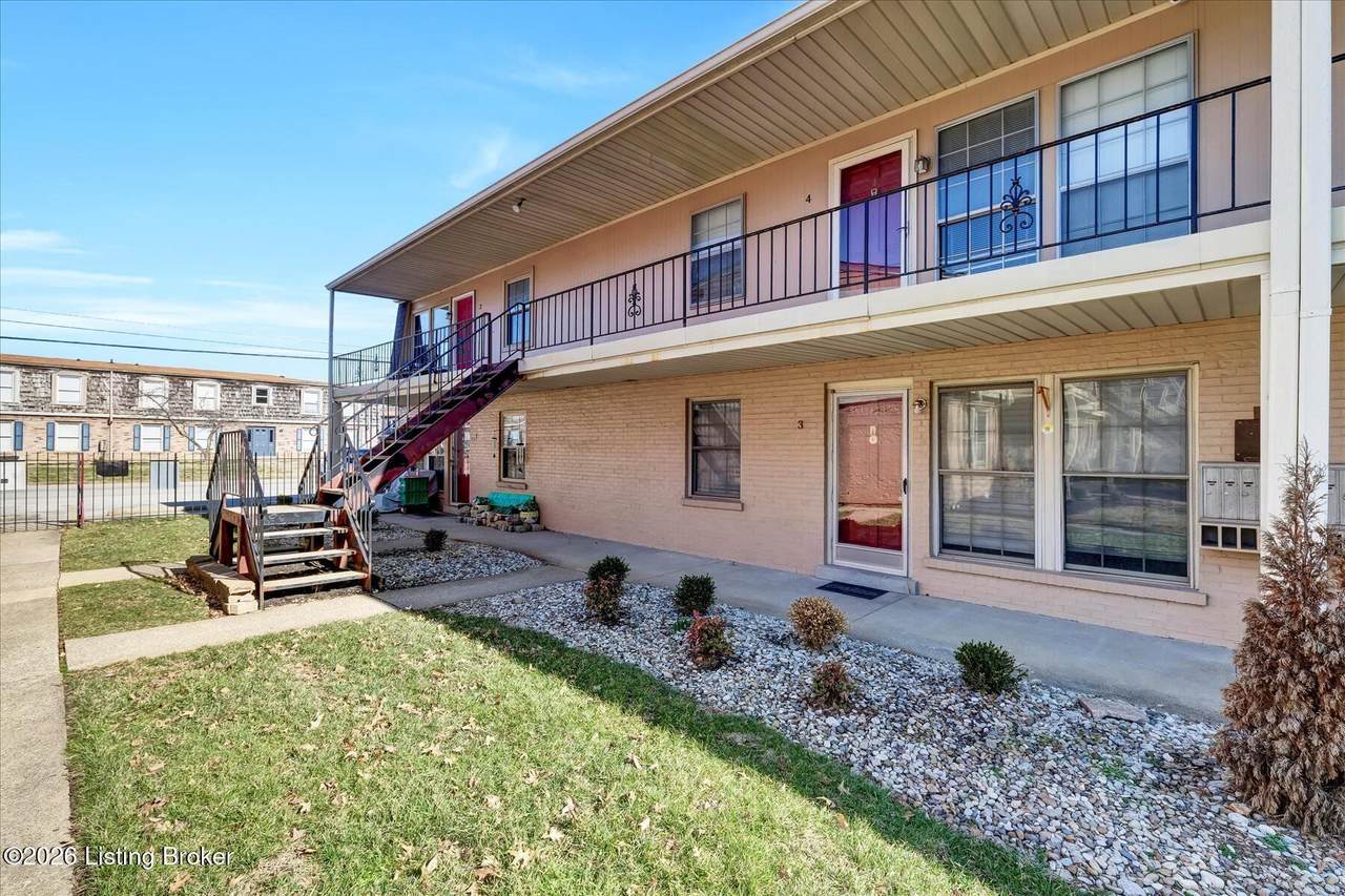 1962 Goldsmith Ln - Photo 1
