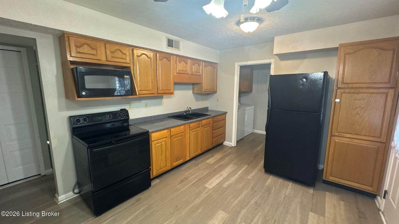 https://bt-photos.global.ssl.fastly.net/louisville/1280_boomver_1_1718499-2.jpg