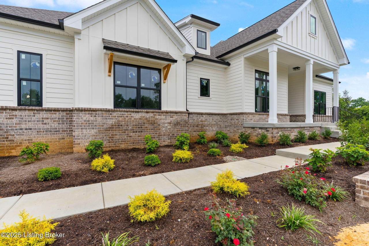 3015 Heather Green Blvd - Photo 1
