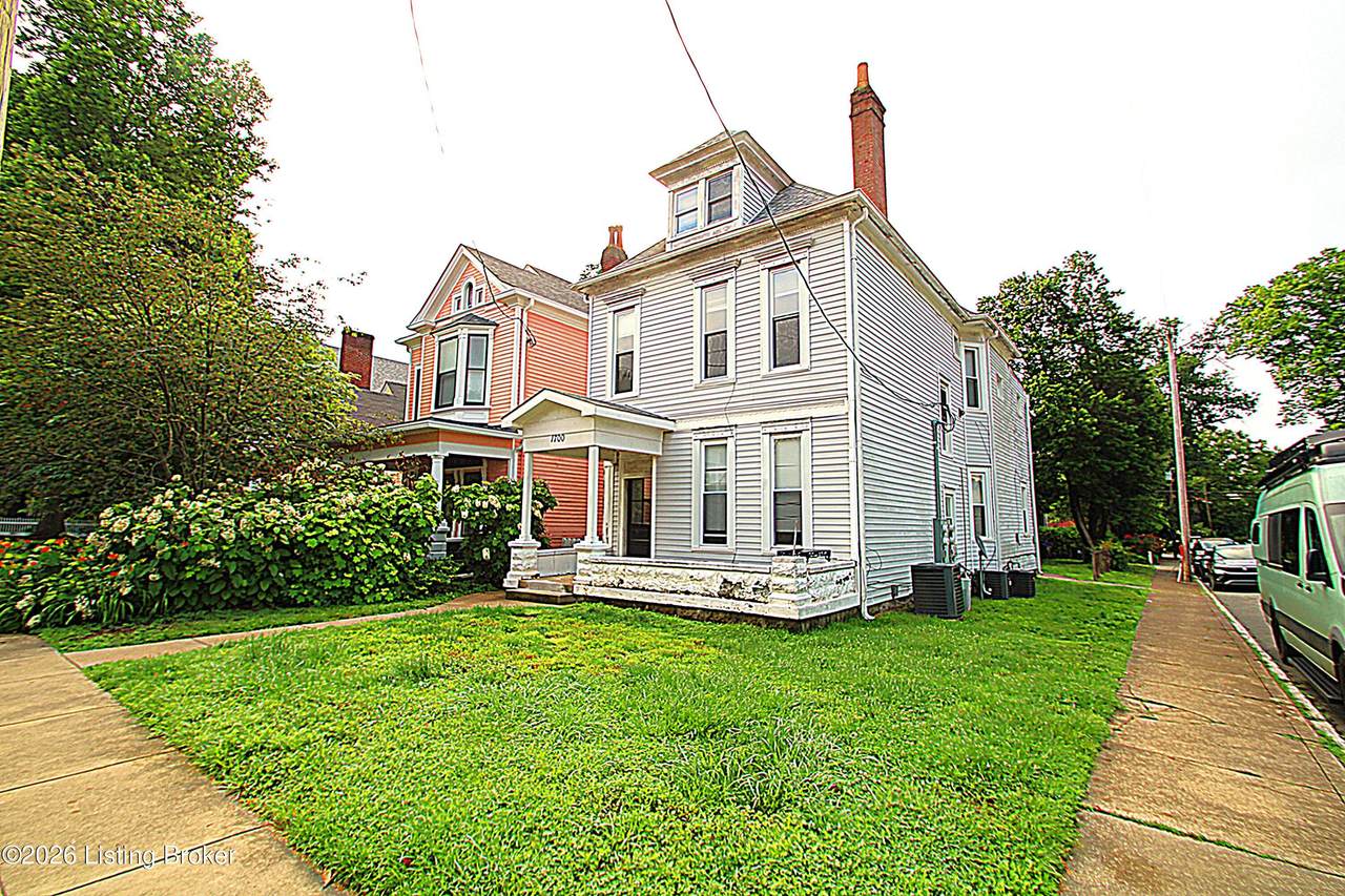 1700 Rosewood Ave - Photo 1