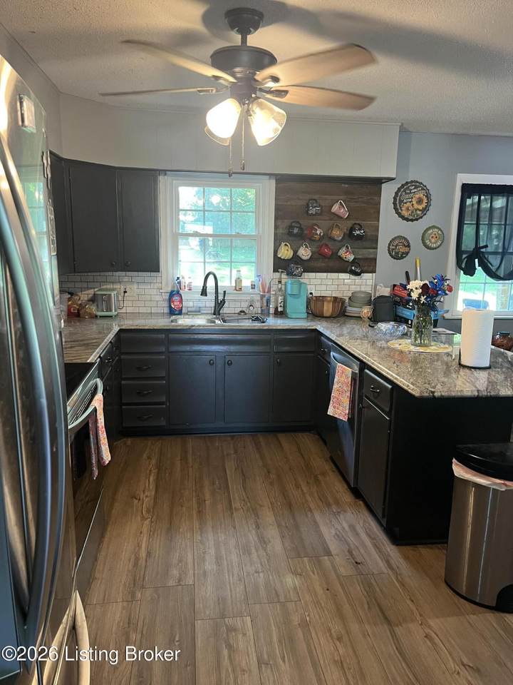 https://bt-photos.global.ssl.fastly.net/louisville/1280_boomver_1_1718749-2.jpg
